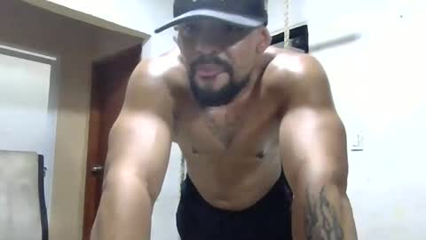 Snapshot of thonybeiio chatting on October 2025 11:28:02 PM thonybeiio online show from October 2025 11:28:02 PM