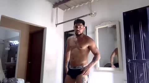 Snapshot of thonybeiio chatting on November 2025 07:02:02 PM thonybeiio online show from November 2025 07:02:02 PM