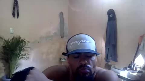 Snapshot of thonybeiio chatting on December 2025 02:45:02 PM thonybeiio online show from December 2025 02:45:02 PM