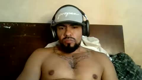 Snapshot of thonybeiio chatting on January 2026 04:18:01 AM thonybeiio online show from January 2026 04:18:01 AM