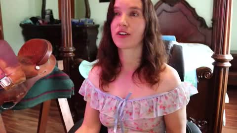 ThornburyRose online show from February 2026 07:04:02 PM