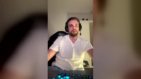 thorodinson03 online show from March 2026 11:22:02 PM