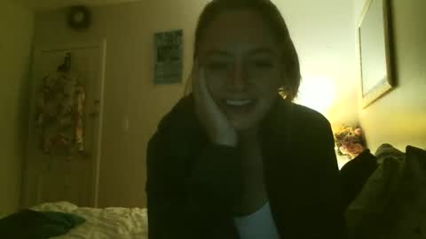 Snapshot of throatbabi34 chatting on September 2025 04:04:02 AM throatbabi34 online show from September 2025 04:04:02 AM