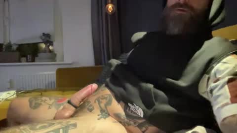 throatface_killah online show from October 2025 02:00:01 AM