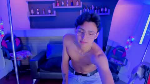   online show from May 2026 03:58:01 AM