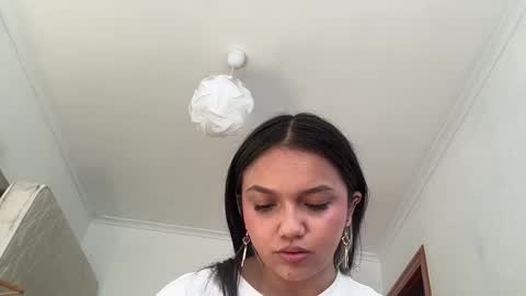Tiana Le online show from May 2026 10:11:01 AM