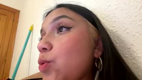 Tiana Le online show from May 2026 11:28:02 PM