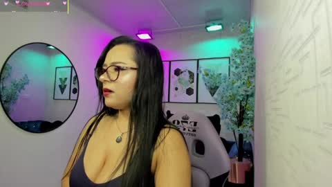 Tiara  online show from May 2026 03:22:02 AM