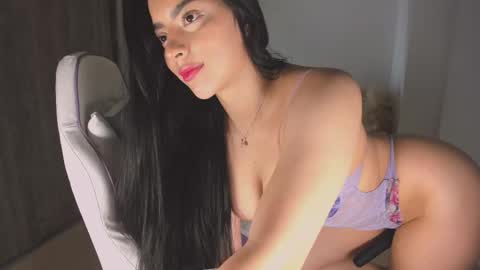 Snapshot of tiaraaa_02 chatting on September 2025 06:02:02 AM Tiaraaa 02 online show from September 2025 06:02:02 AM