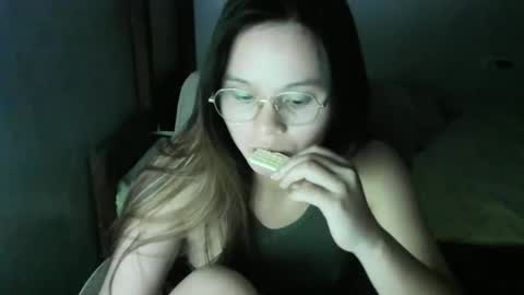 Snapshot of tifanny_foxdoll chatting on January 2025 09:47:01 PM Goddess Tifanny online show from January 2025 09:47:01 PM