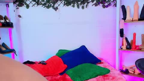 Tifanny Nails  online show from June 2026 06:21:02 PM