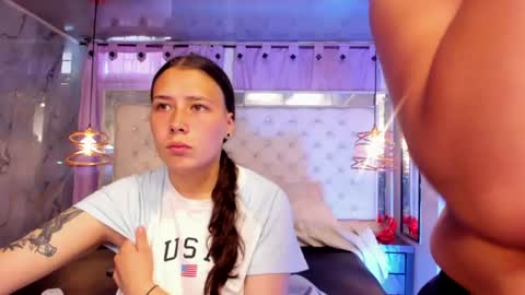 Tifanny y Vale online show from June 2026 01:10:01 PM