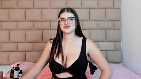Snapshot of tifannyrosen chatting on May 2026 11:50:01 AM Tifanny online show from May 2026 11:50:01 AM