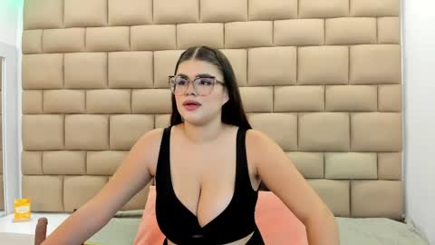 Snapshot of tifannyrosen chatting on May 2026 11:49:01 AM Tifanny online show from May 2026 11:49:01 AM