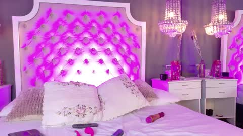 Snapshot of tifannywolf_ chatting on September 2025 04:17:02 AM Your Princess Tif online show from September 2025 04:17:02 AM