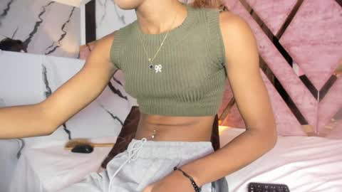 Tifanny online show from November 2025 06:45:01 PM