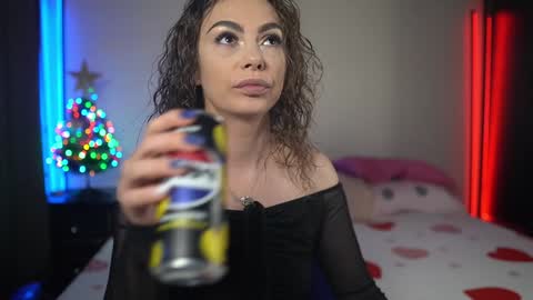 Snapshot of tiff001 chatting on December 2024 09:47:02 PM Tiffany online show from December 2024 09:47:02 PM