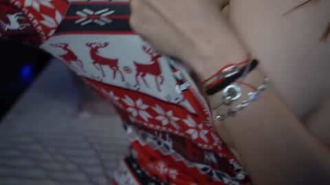 Snapshot of tiff001 chatting on December 2024 12:27:01 AM Tiffany online show from December 2024 12:27:01 AM