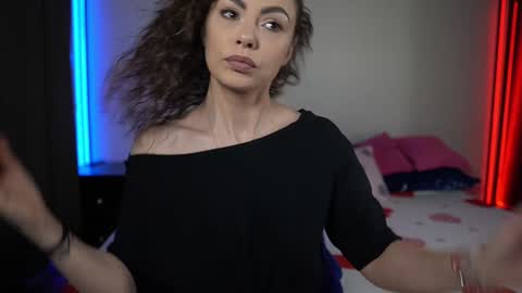 Snapshot of tiff001 chatting on February 2025 09:40:01 PM Tiffany online show from February 2025 09:40:01 PM