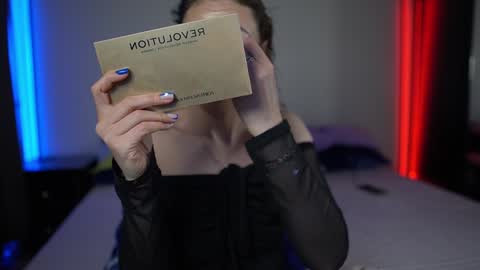 Snapshot of tiff001 chatting on February 2025 09:28:01 PM Tiffany online show from February 2025 09:28:01 PM