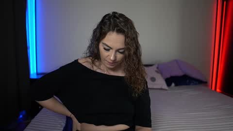 Snapshot of tiff001 chatting on February 2025 12:28:01 AM Tiffany online show from February 2025 12:28:01 AM