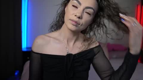 Snapshot of tiff001 chatting on February 2025 10:04:01 PM Tiffany online show from February 2025 10:04:01 PM