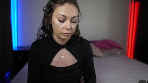 Snapshot of tiff001 chatting on February 2025 09:42:01 PM Tiffany online show from February 2025 09:42:01 PM