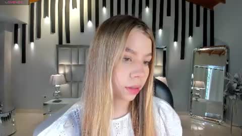 Tiffanny Sins online show from June 2026 04:53:01 PM