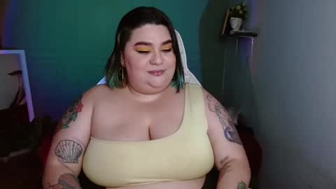 Snapshot of tiffany_laurens chatting on January 2025 07:15:01 AM dont forget ask for custom vids online show from January 2025 07:15:01 AM