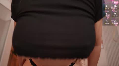 Snapshot of tiffany_sims chatting on October 2025 03:34:01 PM Tiffany online show from October 2025 03:34:01 PM