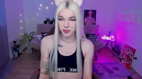 Snapshot of tiffany_smitch chatting on February 2026 05:17:01 AM Tif online show from February 2026 05:17:01 AM