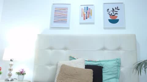 Tifanny Fox online show from March 2025 12:00:01 PM