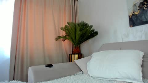 Tiffany Houston online show from December 2024 11:50:02 AM