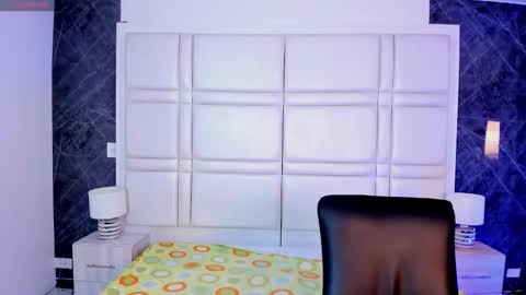 tiffanyhoustton online show from March 2026 12:01:02 PM