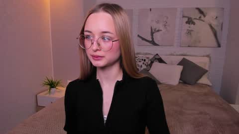 Tiffany online show from February 2025 10:58:02 AM