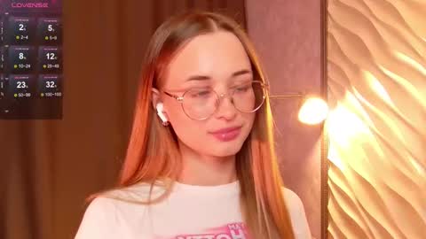 Tiffany online show from November 2025 03:12:02 PM