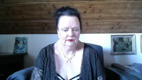 TiffanyMature online show from April 2026 03:31:02 PM