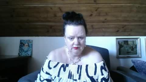 TiffanyMature online show from May 2026 09:38:02 AM