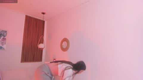 Tiffany online show from January 2026 01:04:01 PM