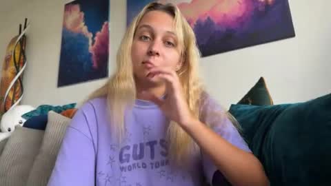 Tiffstreatsxoxo online show from July 2026 01:36:02 PM