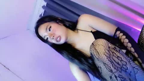 tight_elliana online show from September 2025 09:48:01 PM