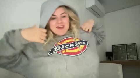 Snapshot of tigoldbitties11 chatting on September 2025 11:27:02 PM Lexi online show from September 2025 11:27:02 PM