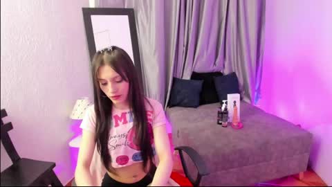 Snapshot of tiinajonus_ chatting on May 2026 04:43:01 AM tiinajonus_ online show from May 2026 04:43:01 AM