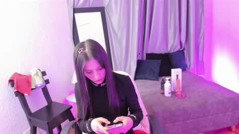 tiinajonus_ online show from June 2026 04:30:02 AM