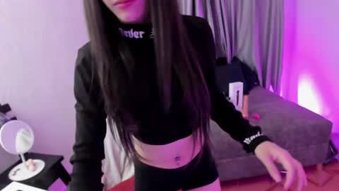 tiinajonus_ online show from June 2026 04:21:01 AM