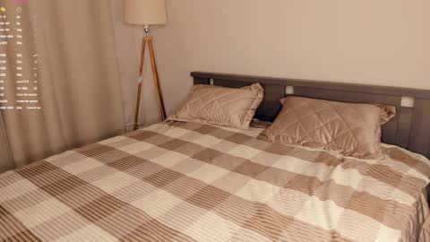 Elizabeth Elize online show from November 2025 12:38:02 PM