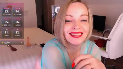 Snapshot of tilly_eliot chatting on November 2025 08:09:01 PM Tilly online show from November 2025 08:09:01 PM