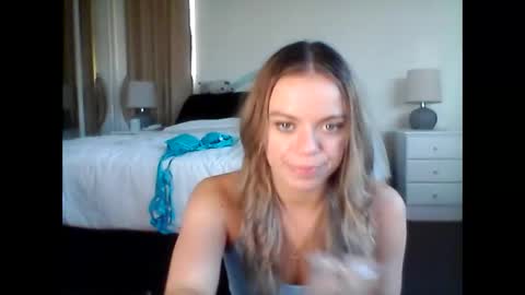 Tily Love online show from April 2026 06:42:02 AM