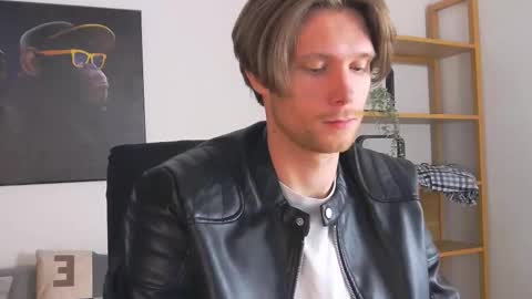 Snapshot of tim_mart chatting on November 2025 06:10:02 PM ask me online show from November 2025 06:10:02 PM