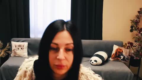 Luisa online show from February 2025 12:50:01 PM